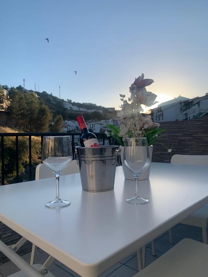 Appartement El Balcon De La Roca à Setenil De Las Bodegas Extérieur photo